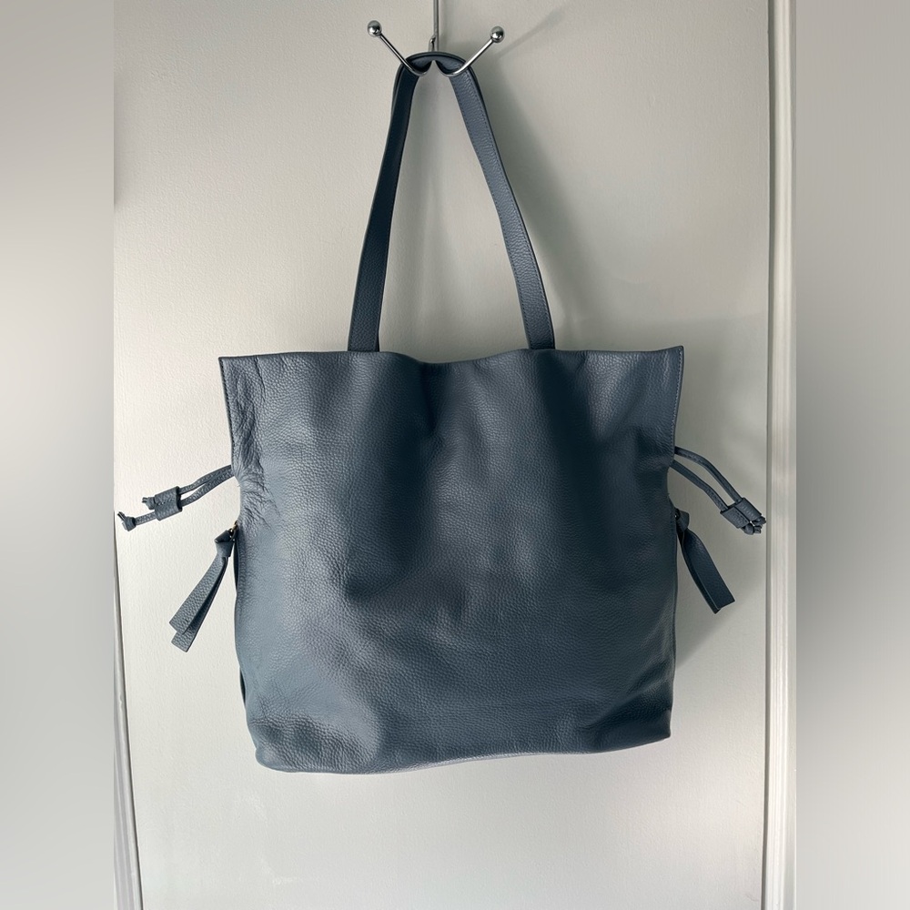 Tote Le Monde Pebbled Leather Roma Cinch Tote in Cadet Blue